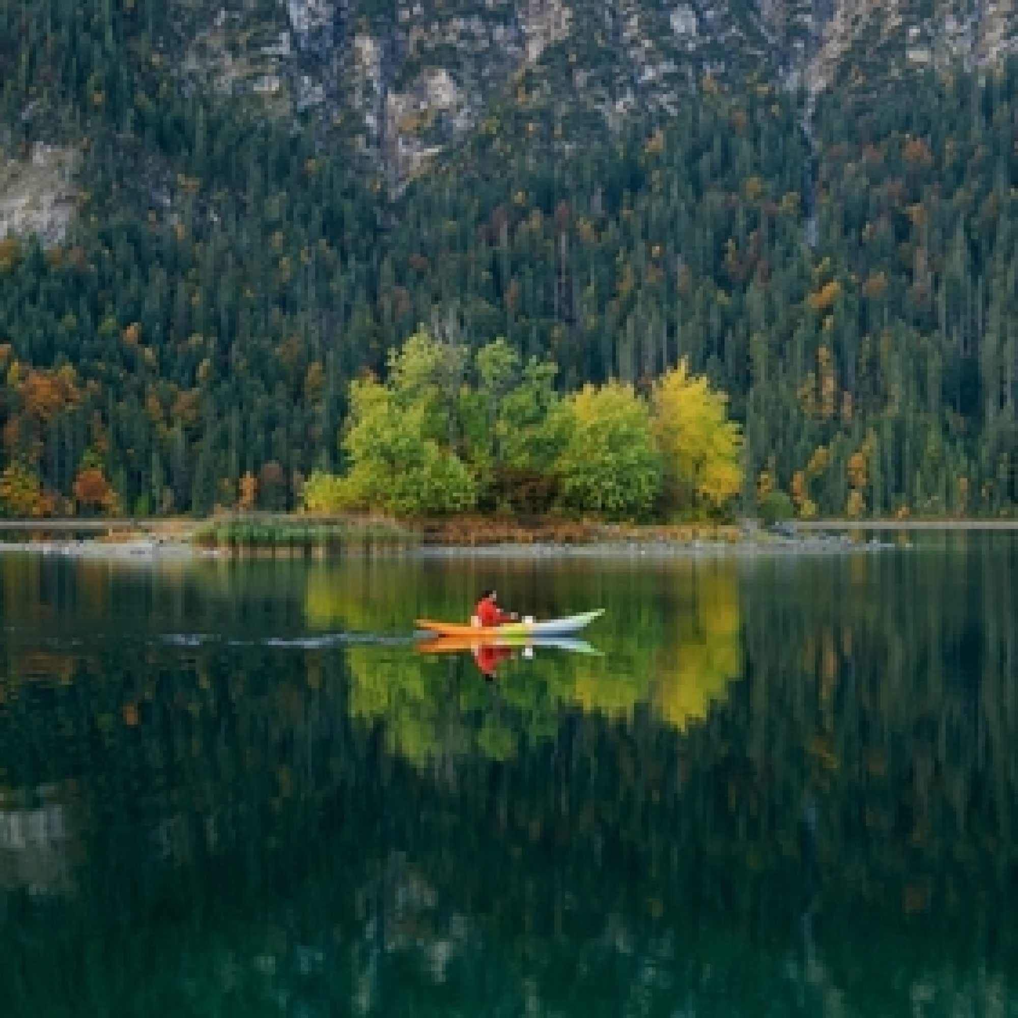 Man,Kayaking,On,Lake,In,Autumn.,Active,Tourism.,Small,Islands